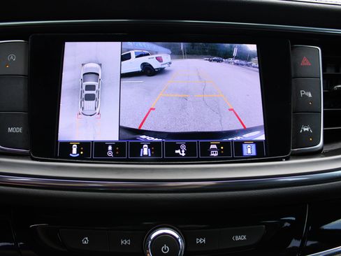 Used 2022 Buick Enclave Avenir w/ Avenir Technology Package image 30