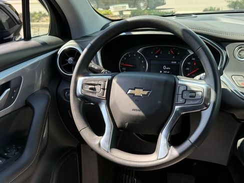 Used 2025 Chevrolet Blazer LT AWD/4WD image 13
