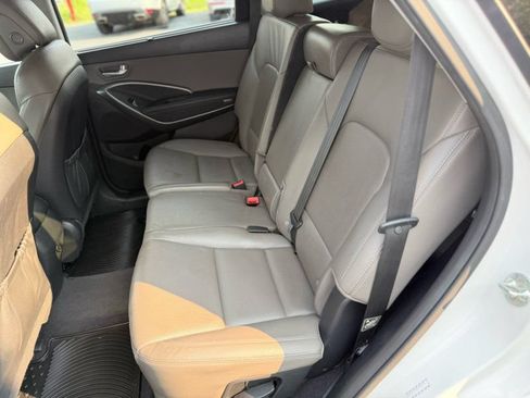 Used 2017 Hyundai Santa Fe SE w/ SE Premium Package 02 FWD image 12