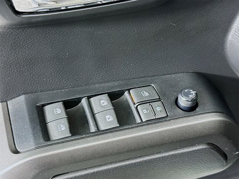 Used 2023 Toyota Tacoma TRD Off-Road image 18