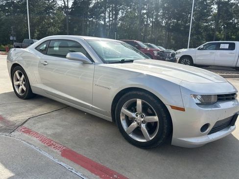Used 2015 Chevrolet Camaro LT w/ 1LT Preferred Package RWD image 2