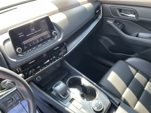 Used 2022 Nissan Rogue SV w/ SV Premium Package AWD/4WD image 18