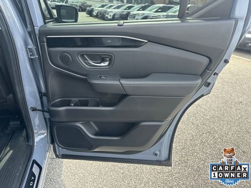 Used 2025 Honda Pilot Touring image 16