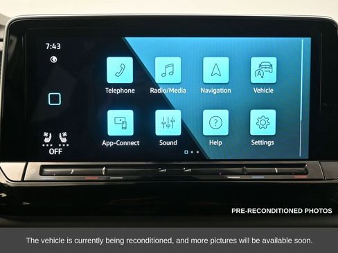 Used 2024 Volkswagen Atlas Cross Sport SEL Premium R-Line image 22