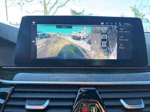 Used 2020 BMW 530e w/ Convenience Package image 24