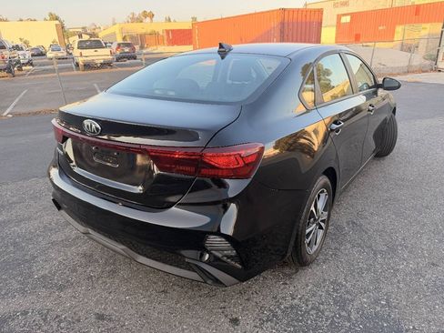 Used 2024 Kia Forte LXS FWD image 9