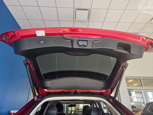 Used 2019 Ford Edge Titanium w/ Cold Weather Package AWD/4WD image 10