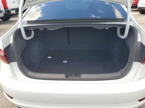 Used 2019 Volkswagen Jetta R-Line image 13