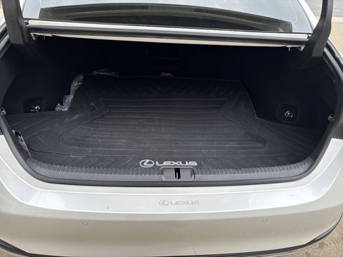 Certified 2024 Lexus ES 250 w/ Premium Package image 32