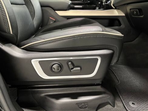 Used 2022 RAM 1500 Laramie AWD/4WD image 58