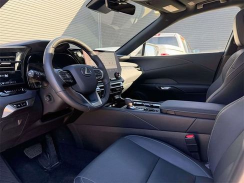 Used 2025 Lexus RX 350 Premium w/ Accessory Package AWD/4WD image 8