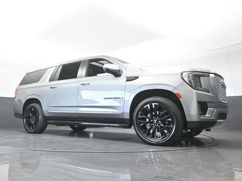 Used 2024 GMC Yukon XL Denali RWD image 77