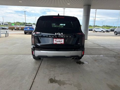 Used 2024 Kia Telluride EX w/ EX Captain's Chair Package AWD/4WD image 6