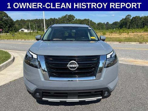 Used 2022 Nissan Pathfinder Platinum w/ Cargo Package AWD/4WD image 12
