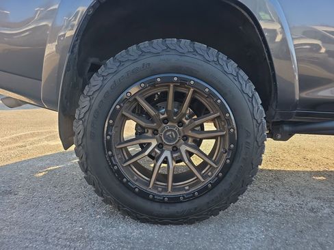 Used 2018 Toyota 4Runner TRD Off-Road Premium image 10