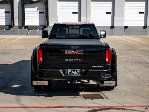 Used 2022 GMC Sierra 3500 Denali w/ Technology Package image 11