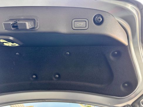 Used 2014 Jaguar XJ R LWB RWD image 86