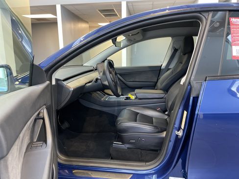 Used 2021 Tesla Model Y Long Range AWD/4WD image 16