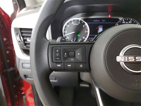 Used 2022 Nissan Rogue SV image 27