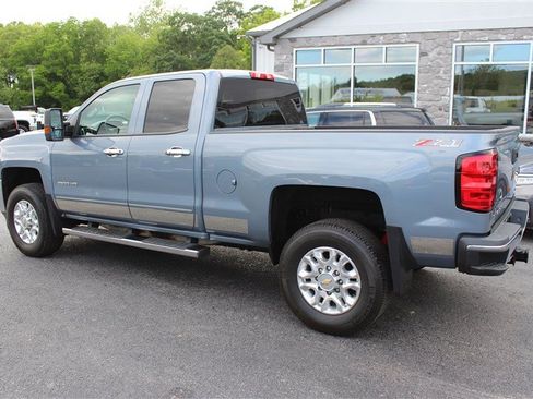 Used 2015 Chevrolet Silverado 2500 LT w/ LT Convenience Package AWD/4WD image 4