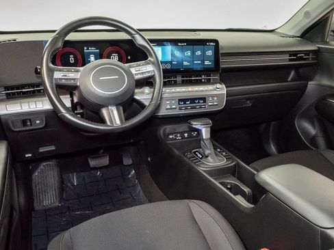 Used 2025 Hyundai Kona SEL FWD image 7