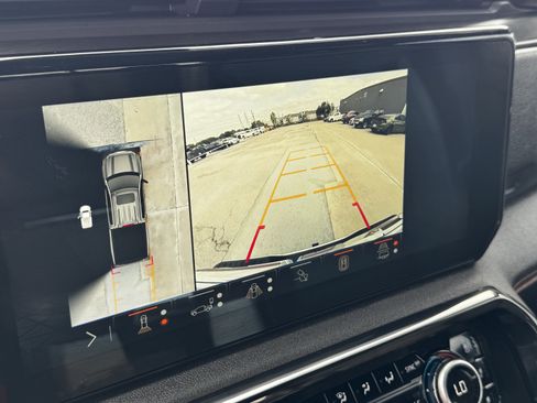 Used 2025 GMC Sierra 1500 AT4 w/ AT4 Preferred Package image 19