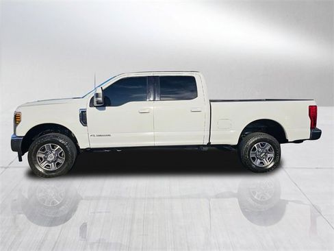 Used 2019 Ford F250 Lariat w/ Lariat Value Package image 3