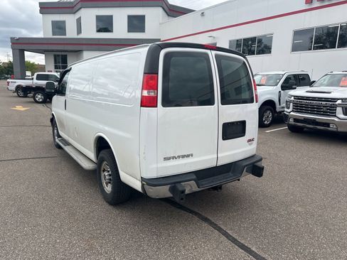 Used 2017 GMC Savana 2500 RWD image 3