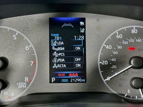 Certified 2025 Toyota Corolla Cross LE w/ Moonroof Package FWD image 14