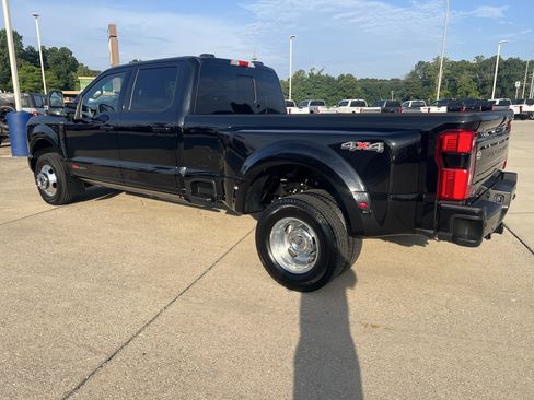Used 2025 Ford F350 Platinum AWD/4WD image 14
