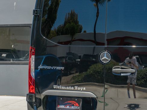 Used 2022 Mercedes-Benz Sprinter 2500 image 39