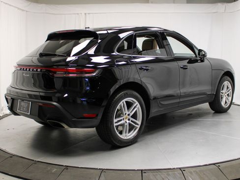 Certified 2025 Porsche Macan image 9