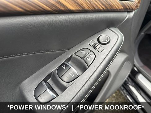 Used 2017 Nissan Maxima Platinum w/ Interior Lighting Package image 14