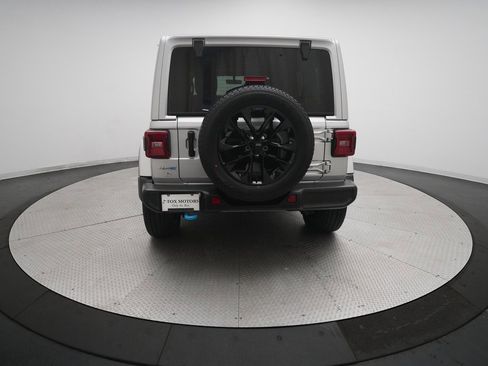 Used 2022 Jeep Wrangler Unlimited Sahara image 25