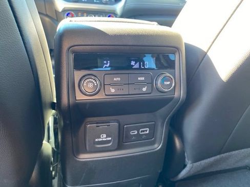 Used 2023 GMC Acadia SLT w/ Elevation Edition AWD/4WD image 29