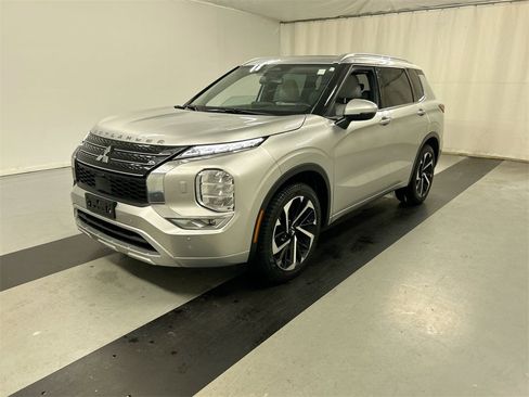 Used 2023 Mitsubishi Outlander SEL image 5