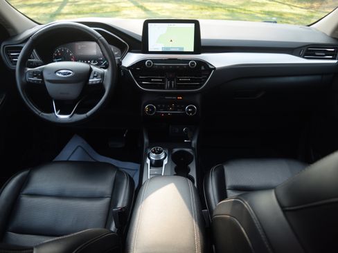 Used 2020 Ford Escape SEL image 9
