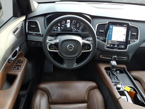 Used 2022 Volvo XC90 T6 Inscription w/ Advanced Package image 3