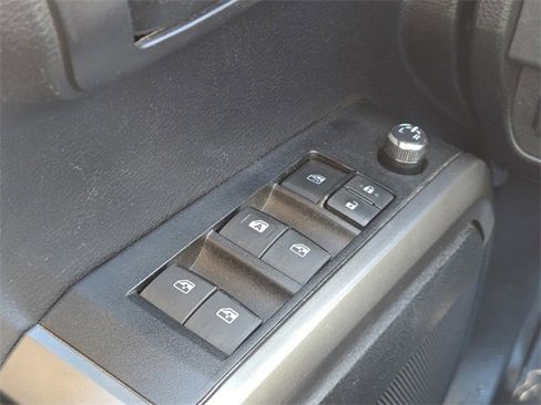 Used 2018 Toyota Tacoma SR5 image 19