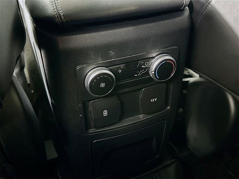 Used 2022 Ford Explorer XLT w/ Equipment Group 202A image 31