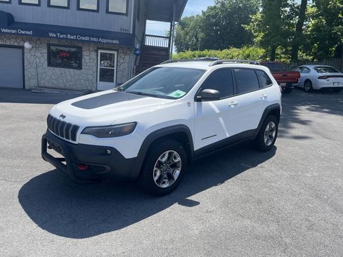 Used 2019 Jeep Cherokee Trailhawk w/ Cold Weather Group AWD/4WD image 5