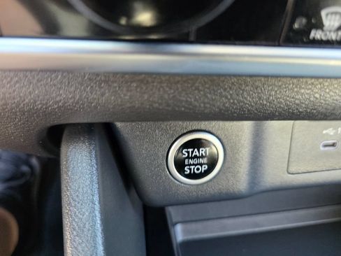 Used 2023 Nissan Rogue SV FWD image 33