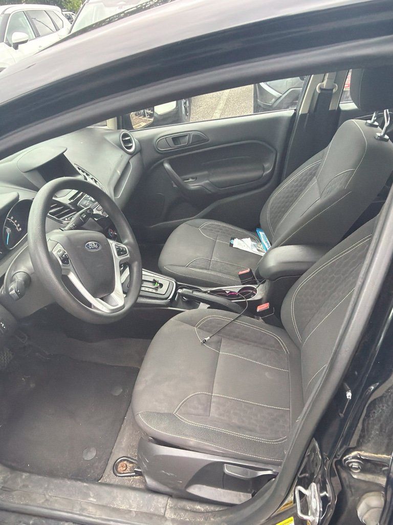 Used 2019 Ford Fiesta SE w/ Equipment Group 201A FWD image 2