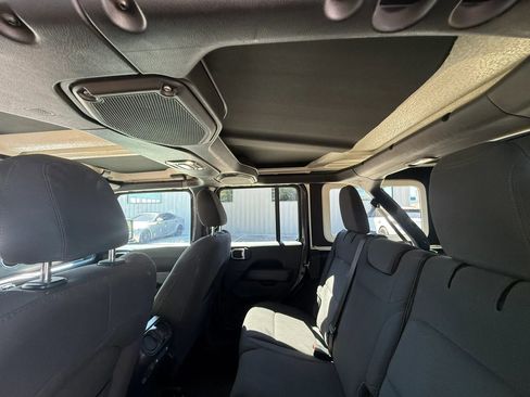Used 2020 Jeep Wrangler Unlimited Sahara AWD/4WD image 26