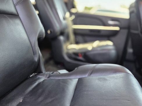 Used 2011 Chevrolet Tahoe LTZ RWD image 16