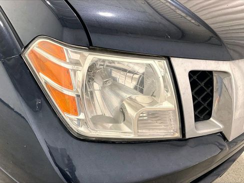 Used 2019 Nissan Frontier SV image 12