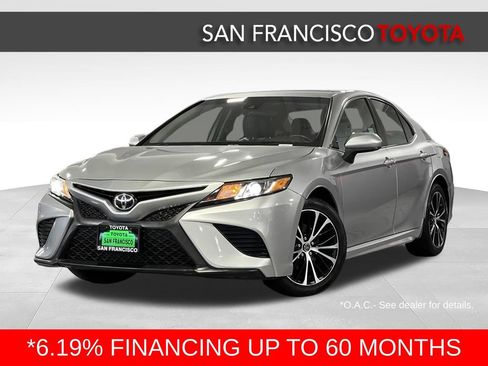 Certified 2018 Toyota Camry SE FWD image 1