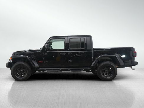 Used 2021 Jeep Gladiator Willys image 2