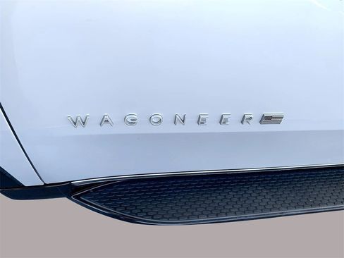Used 2024 Jeep Wagoneer L Series II image 10