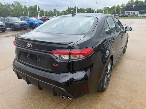 Used 2025 Toyota Corolla SE FWD image 4